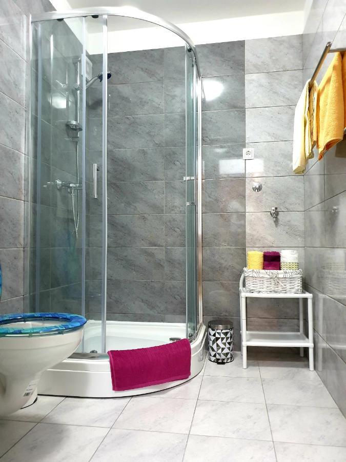 Apartment Mon Chéri-located in a quiet neighbourhood near beaches FREE PARKING Pola Esterno foto