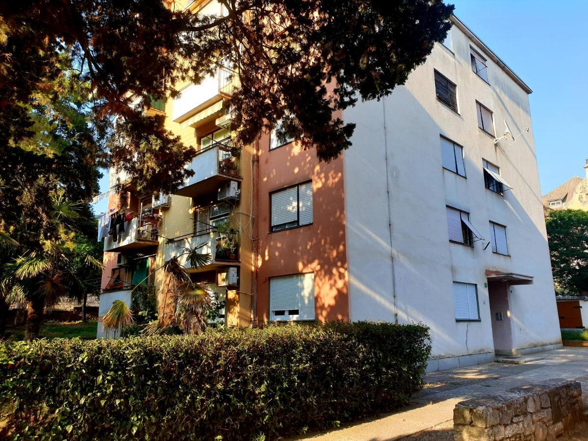Apartment Mon Chéri-located in a quiet neighbourhood near beaches FREE PARKING Pola Esterno foto