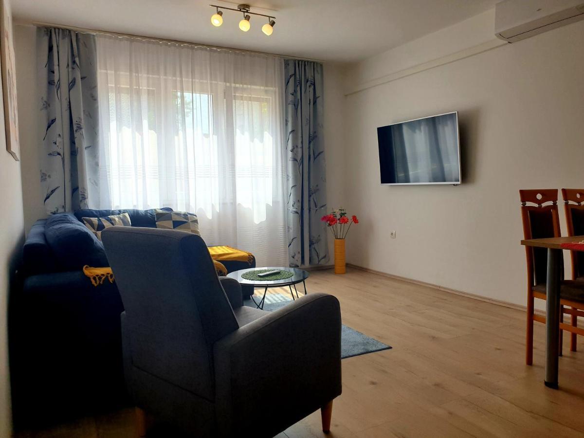 Apartment Mon Chéri-located in a quiet neighbourhood near beaches FREE PARKING Pola Esterno foto