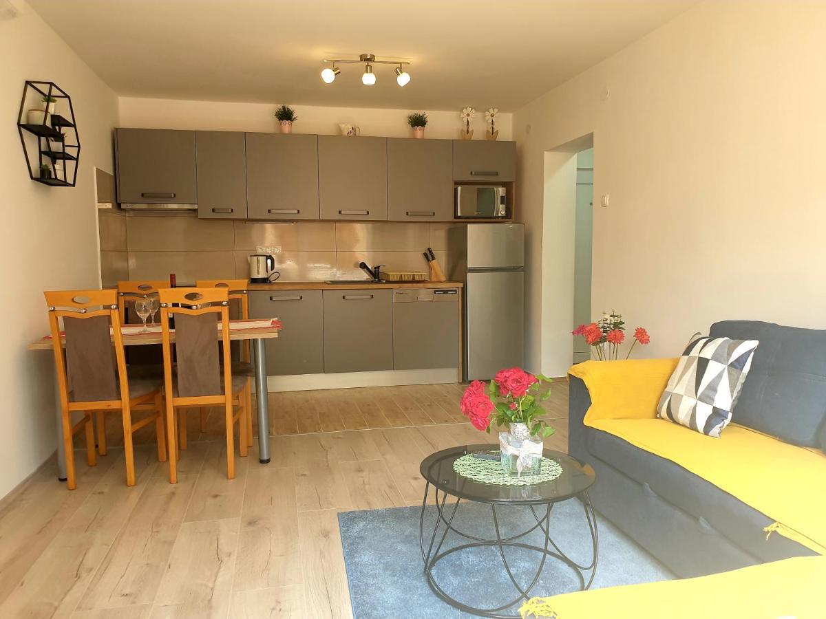 Apartment Mon Chéri-located in a quiet neighbourhood near beaches FREE PARKING Pola Esterno foto